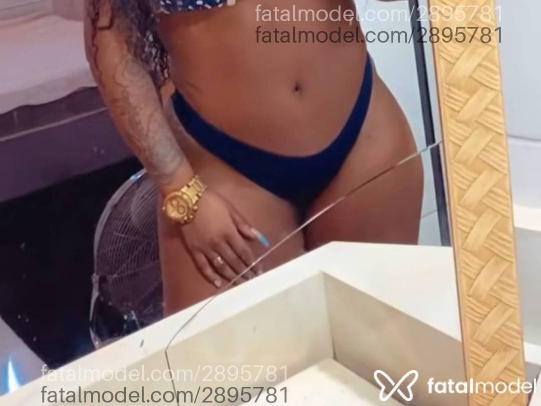 Acompanhante mulher com cabelo castanho de olhos castanhos - Sheylla