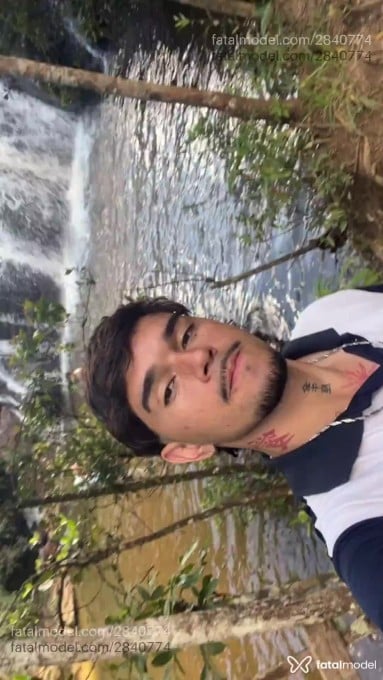 Acompanhante homem com cabelo castanho de olhos castanhos em São Gotardo - Thiago Ravenky
