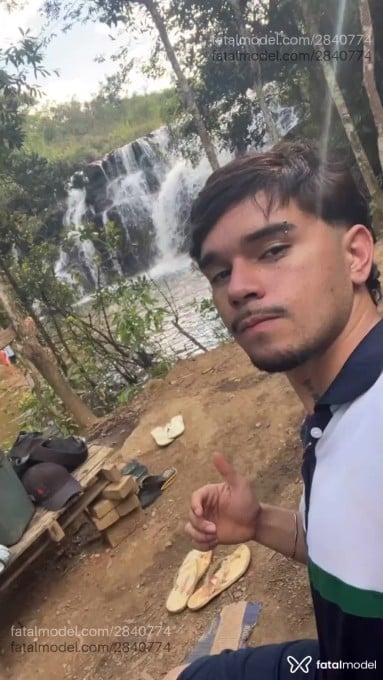 Acompanhante homem com cabelo castanho de olhos castanhos em São Gotardo - Thiago Ravenky