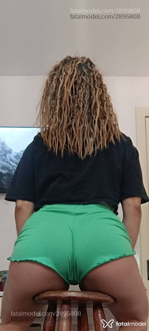 Acompanhante mulher morena (o) de olhos pretos em Petrópolis - Lorena