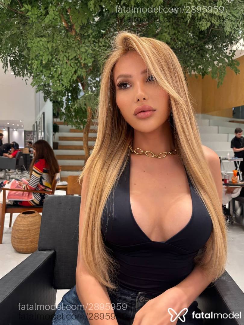 Acompanhante mulher loira (o) de olhos mel em São Paulo Acompanhante mulher loira (o) de olhos mel em São Paulo - Bella Angel
