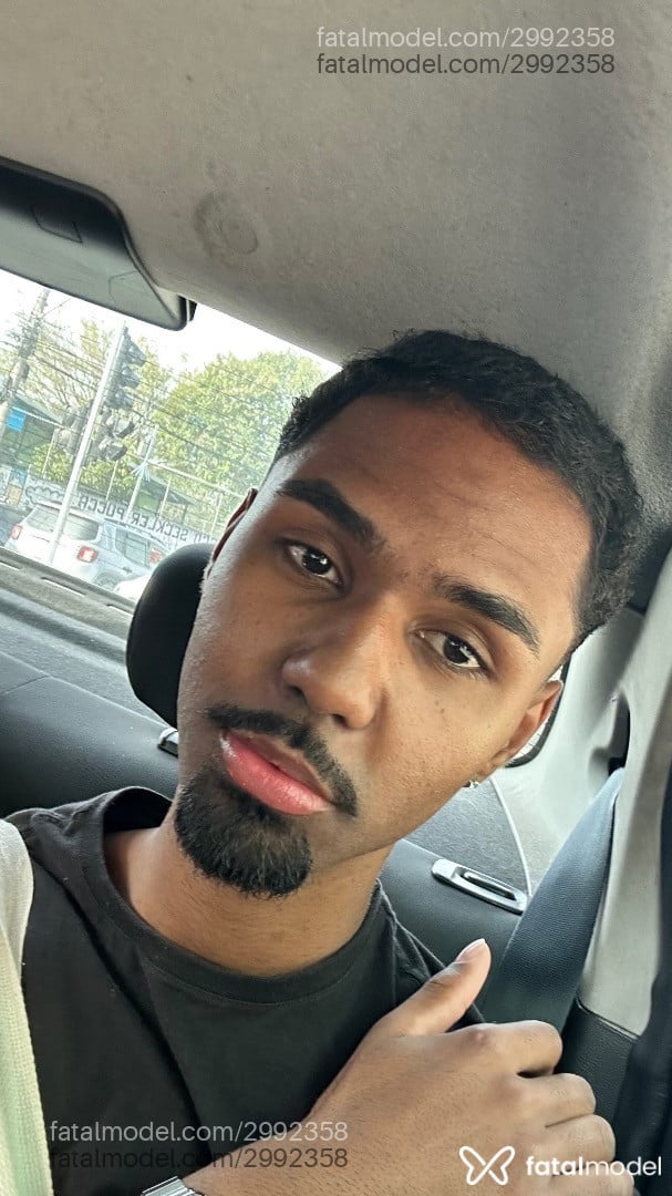 Acompanhante homem morena (o) de olhos castanhos em São Paulo - Lucas Belini