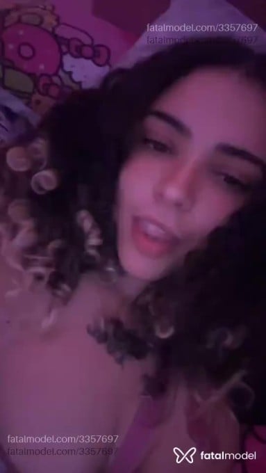 Acompanhante mulher loira (o) de olhos mel em Virtual - Babygirl