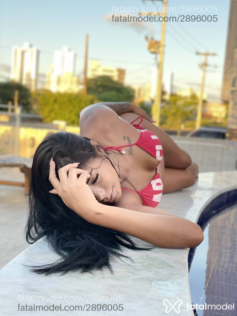 Acompanhante mulher morena (o) de olhos castanhos - Livia Maria