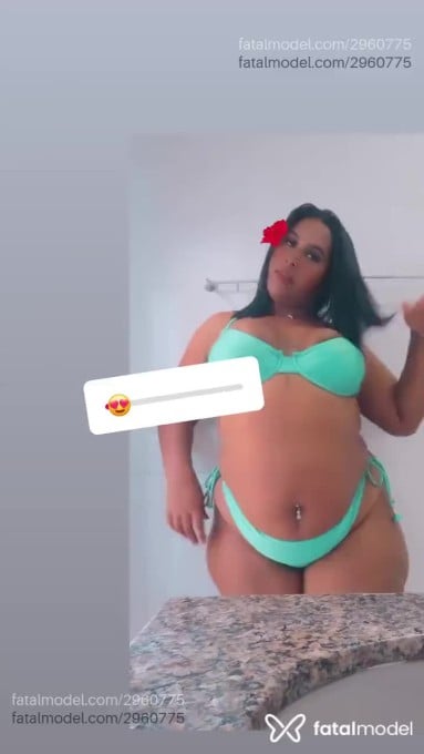 Acompanhante mulher com cabelo castanho de olhos castanhos em Saquarema Acompanhante mulher com cabelo castanho de olhos castanhos em Saquarema - Briana