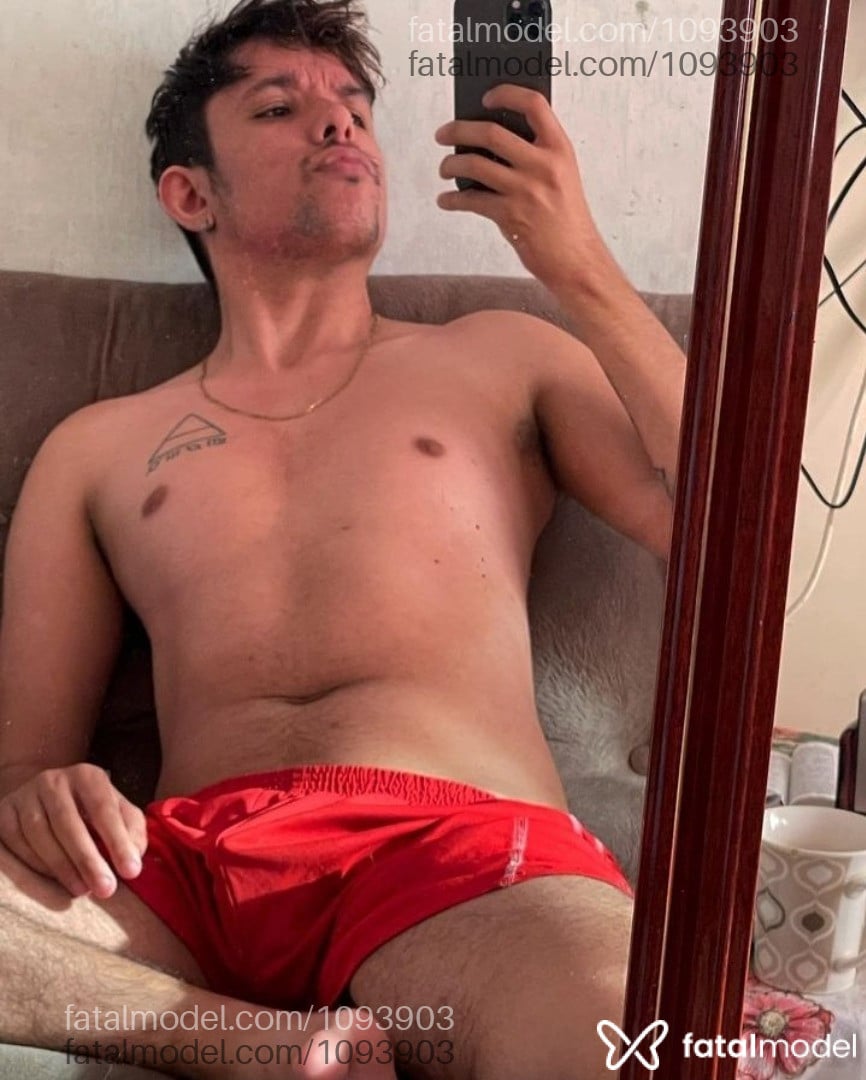 Acompanhante homem morena (o) de olhos pretos em Joinville Acompanhante homem morena (o) de olhos pretos em Joinville - Mlkpassivo