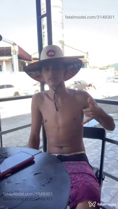 Acompanhante homem morena (o) de olhos verdes em Ubatuba - Gabriel Santos