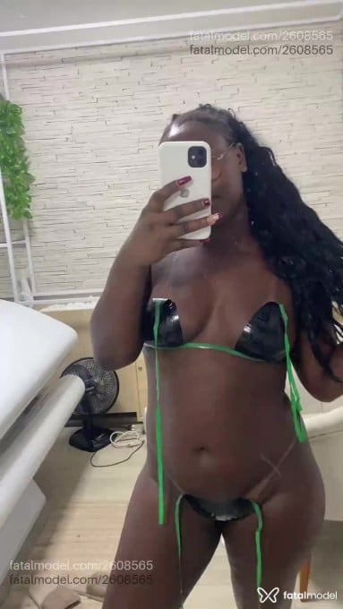Acompanhante mulher com cabelo castanho de olhos pretos em Balneário Camboriú - Isa