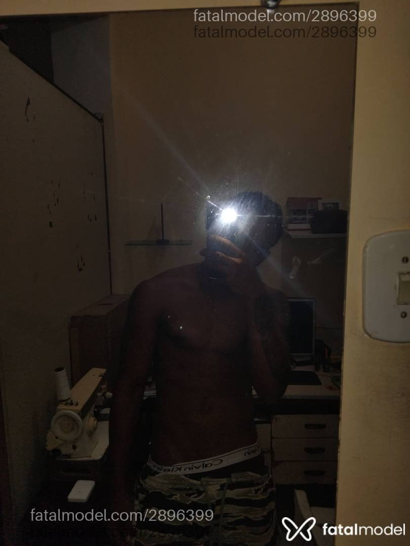 Acompanhante homem morena (o) de olhos castanhos em Virtual Acompanhante homem morena (o) de olhos castanhos em Virtual - Krixtus