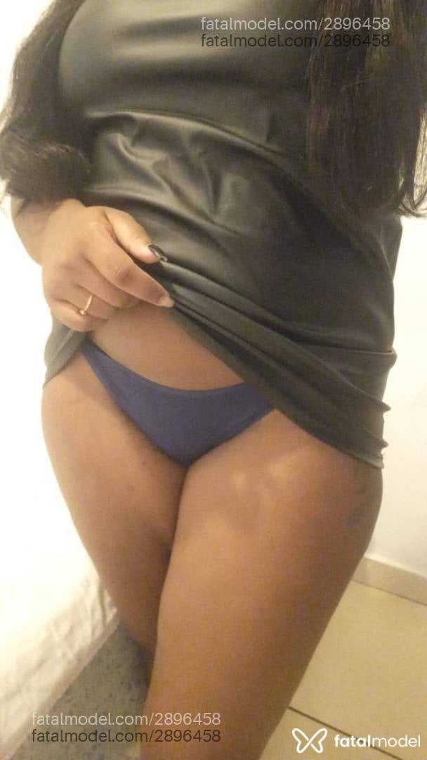 Acompanhante mulher morena (o) de olhos mel - Rayzinha