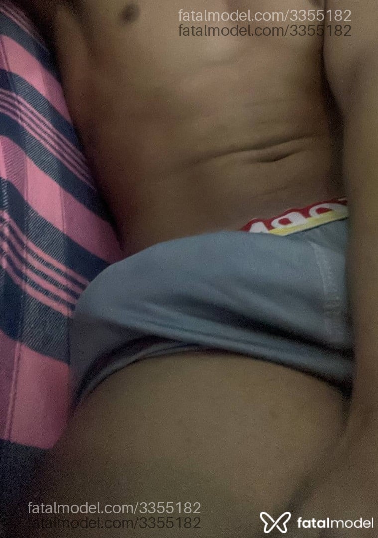 Acompanhante homem morena (o) de olhos castanhos em Virtual - Cauezal