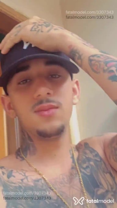 Acompanhante homem com cabelo castanho de olhos pretos - Eltiza Acompanhante homem com cabelo castanho de olhos pretos - Eltiza