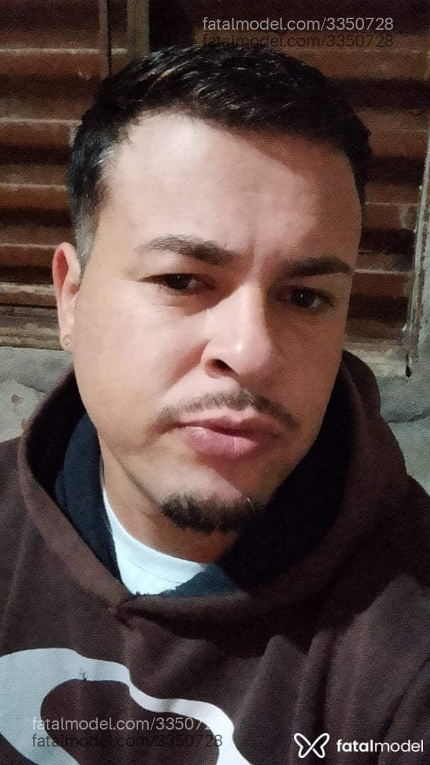 Acompanhante homem com cabelo castanho de olhos verdes em Porto Alegre Acompanhante homem com cabelo castanho de olhos verdes em Porto Alegre - Andersoncarinhoso
