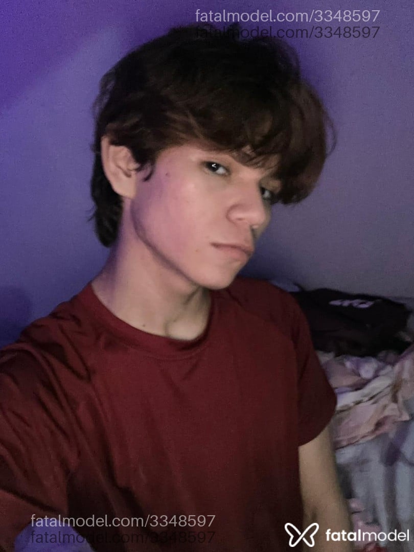 Acompanhante homem ruiva (o) de olhos castanhos em Virtual - Alessandro