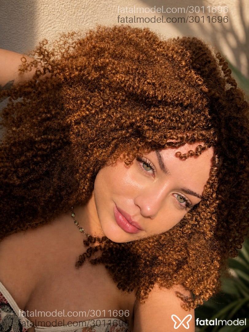 Acompanhante mulher com cabelo castanho de olhos verdes em Sorocaba - Sofia Navarro