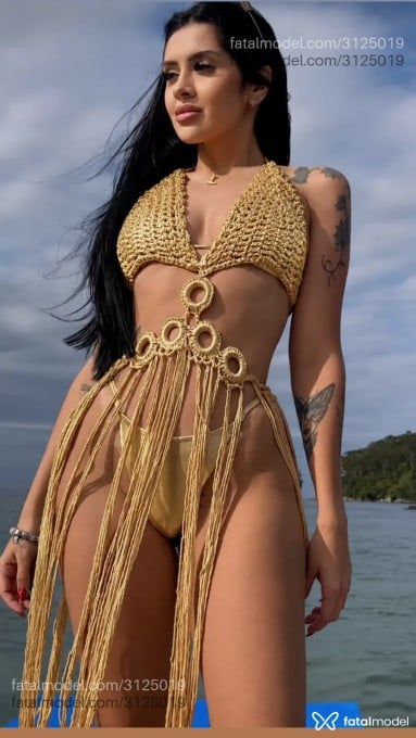 Acompanhante mulher morena (o) de olhos mel - Mel