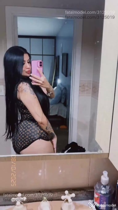 Acompanhante mulher morena (o) de olhos mel - Mel