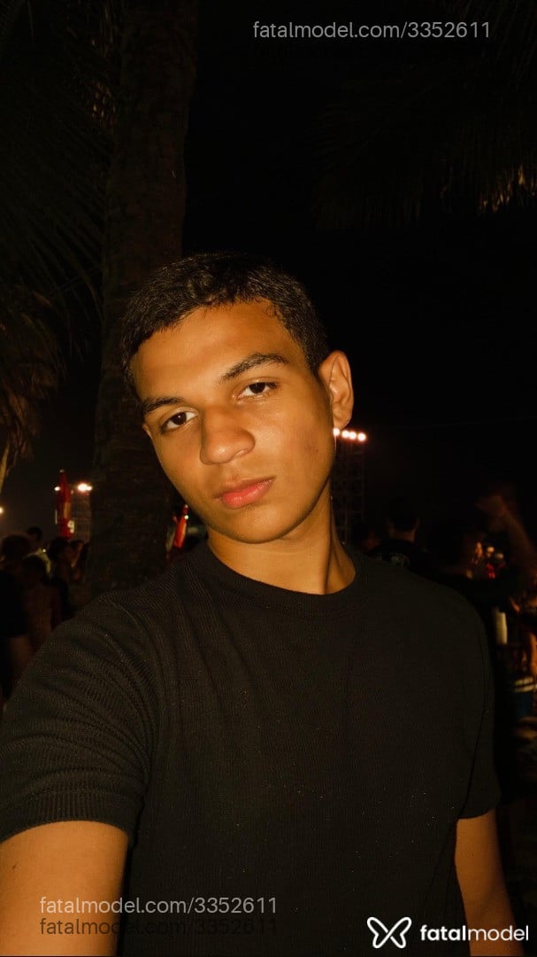Acompanhante homem com cabelo castanho de olhos castanhos em Rio de Janeiro - Arthur Salles
