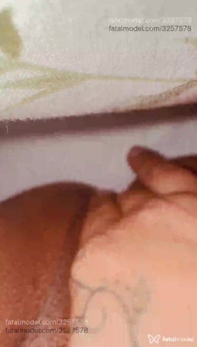 Acompanhante mulher com cabelo castanho de olhos castanhos em Salvador - Celine Moreau