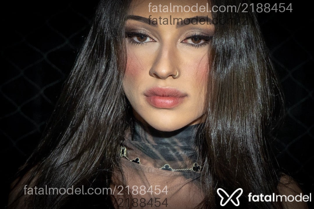 Acompanhante mulher trans com cabelo castanho de olhos castanhos em São Paulo - Melissa Mel