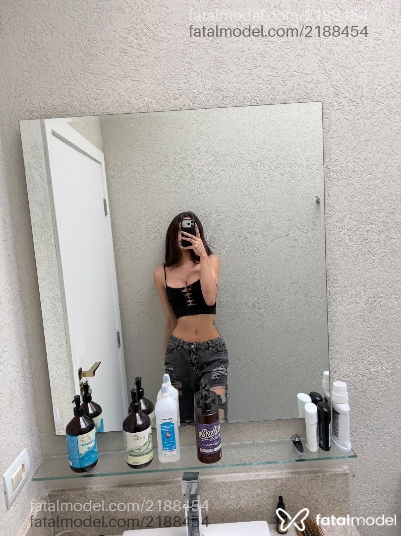 Acompanhante mulher trans com cabelo castanho de olhos castanhos em São Paulo - Melissa Mel
