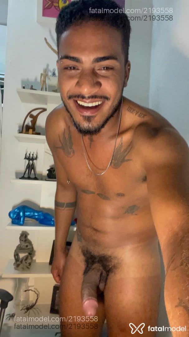 Acompanhante homem com cabelo castanho de olhos castanhos em Vitória da Conquista Acompanhante homem com cabelo castanho de olhos castanhos em Vitória da Conquista - Preto Raro