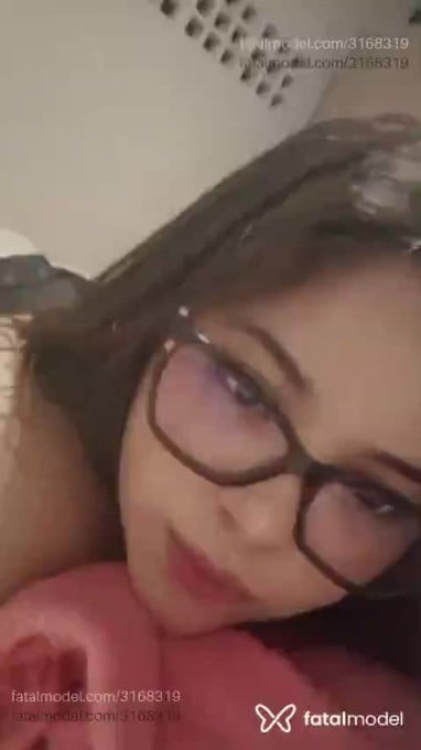 Acompanhante mulher com cabelo castanho de olhos mel em Virtual - Eduardinhamuniz