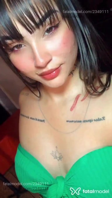 Acompanhante mulher com cabelo castanho de olhos castanhos em Maringá Acompanhante mulher com cabelo castanho de olhos castanhos em Maringá - Bianca