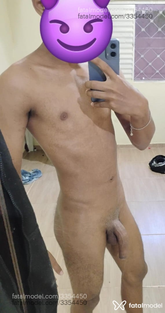 Acompanhante homem morena (o) de olhos castanhos em Virtual - Silva