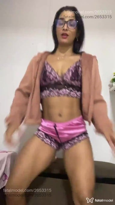 Acompanhante mulher morena (o) de olhos castanhos em Virtual - Morena Flor