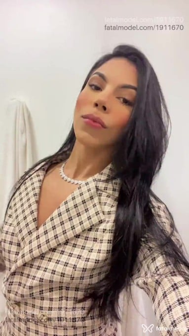 Acompanhante mulher morena (o) de olhos castanhos - ágatha Acompanhante mulher morena (o) de olhos castanhos - ágatha