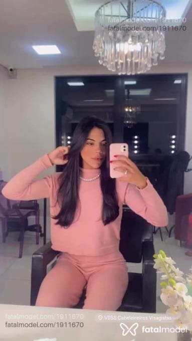 Acompanhante mulher morena (o) de olhos castanhos - ágatha Acompanhante mulher morena (o) de olhos castanhos - ágatha