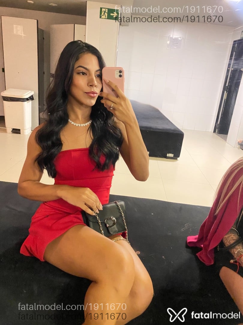 Acompanhante mulher morena (o) de olhos castanhos - ágatha Acompanhante mulher morena (o) de olhos castanhos - ágatha