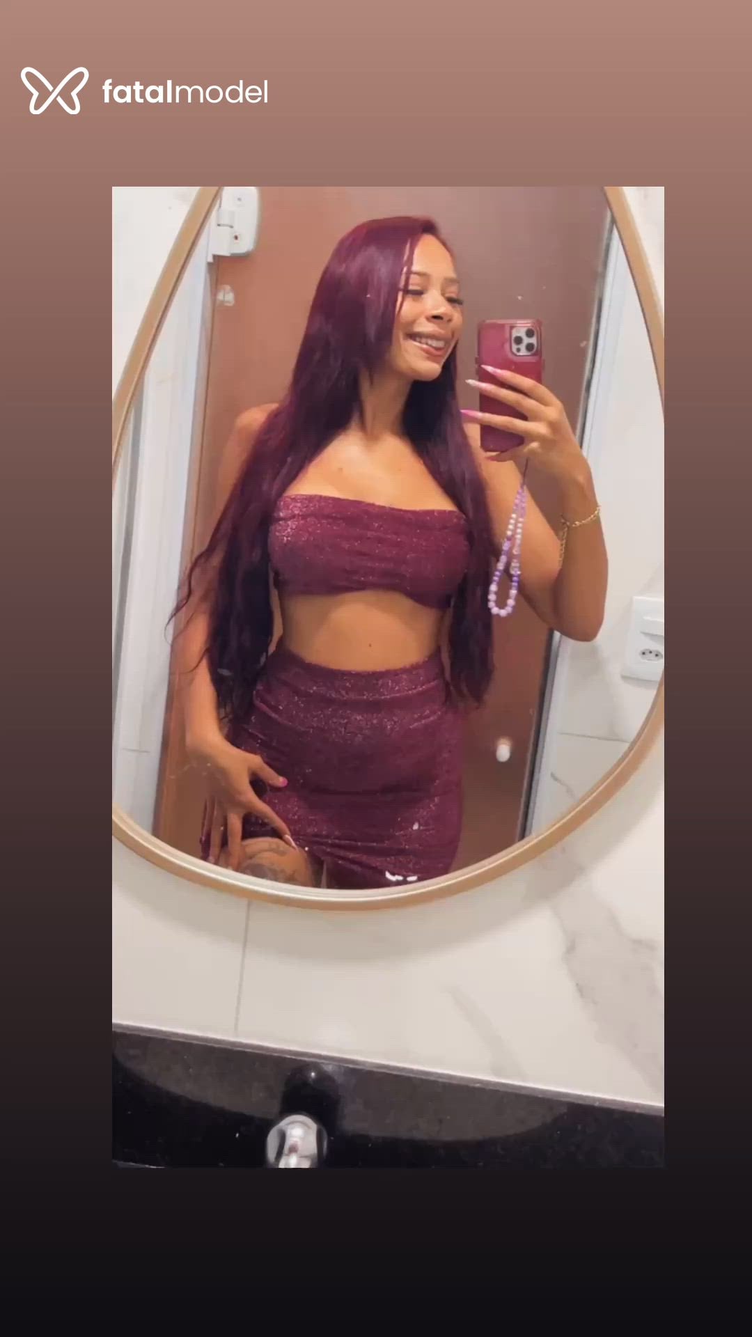 Acompanhante mulher ruiva (o) de olhos pretos - Penélope Acompanhante mulher ruiva (o) de olhos pretos - Penélope