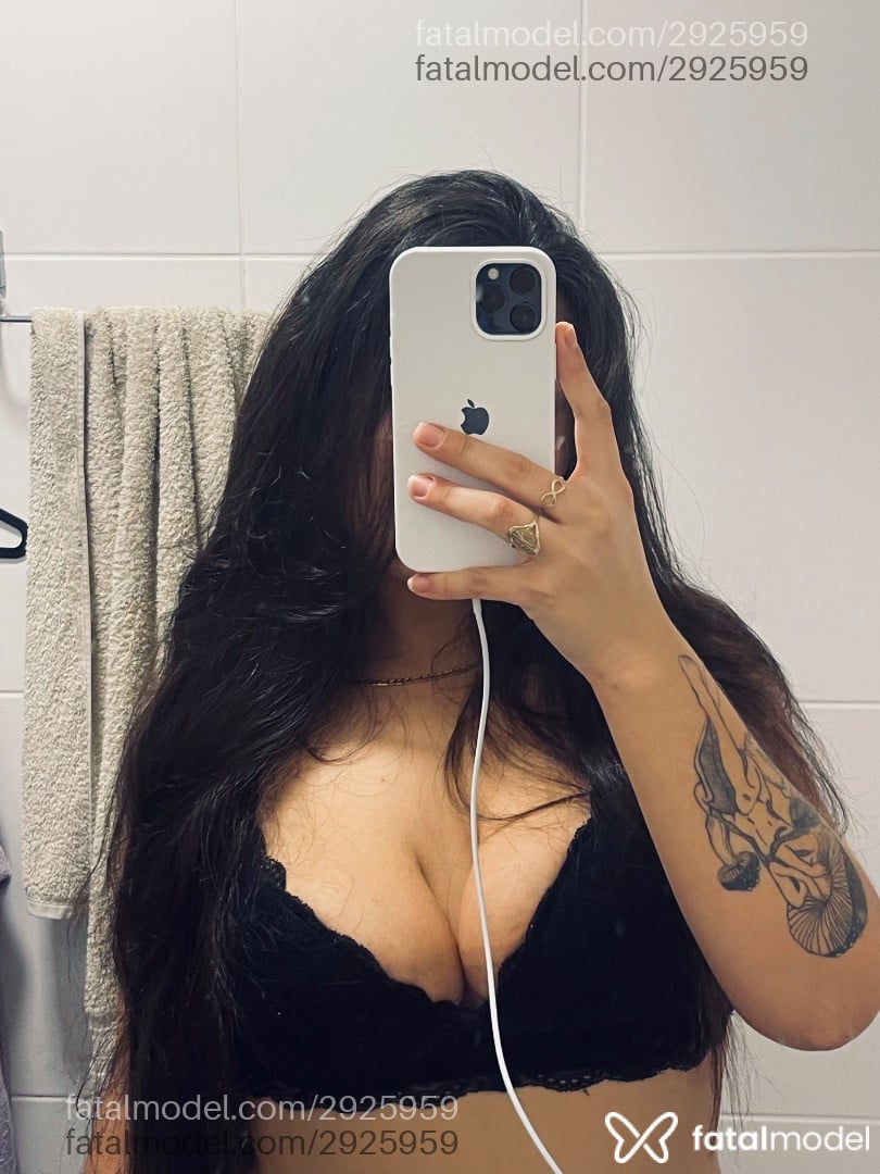 Acompanhante mulher morena (o) de olhos castanhos em Virtual - Kitty Diamont
