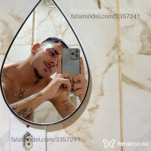 Acompanhante homem morena (o) de olhos castanhos - Junior Acompanhante homem morena (o) de olhos castanhos - Junior