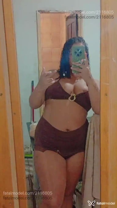 Acompanhante mulher morena (o) de olhos castanhos em São João de Meriti - Carol