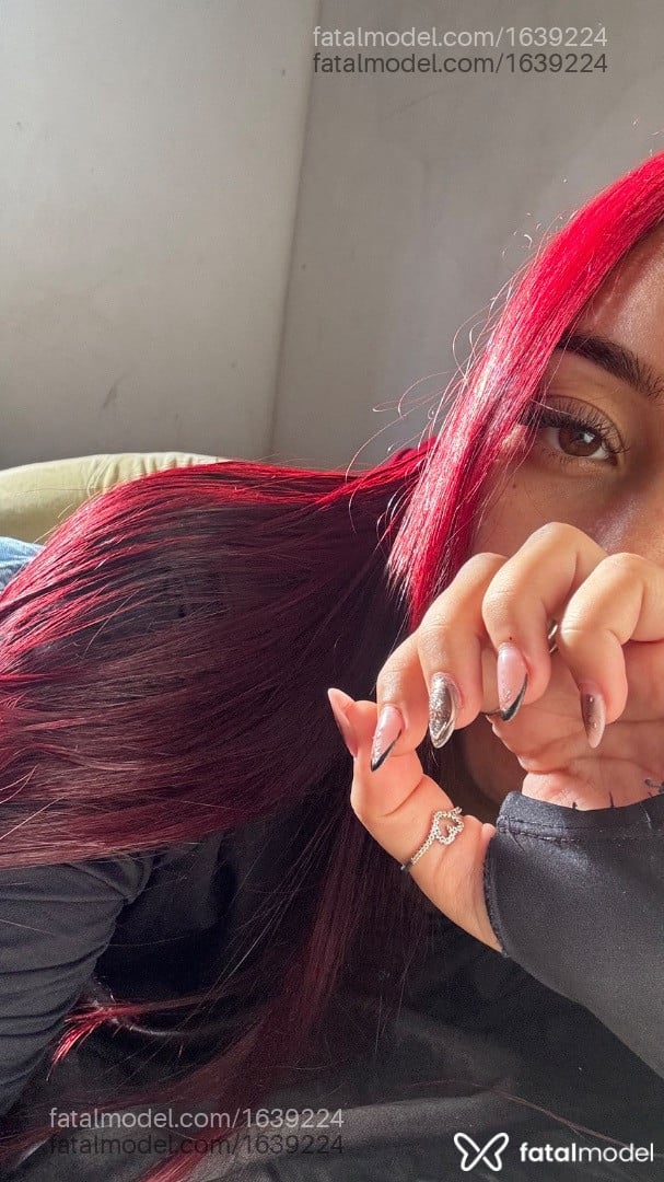 Acompanhante mulher ruiva (o) de olhos castanhos em Ponta Grossa - Bekaa Guedes