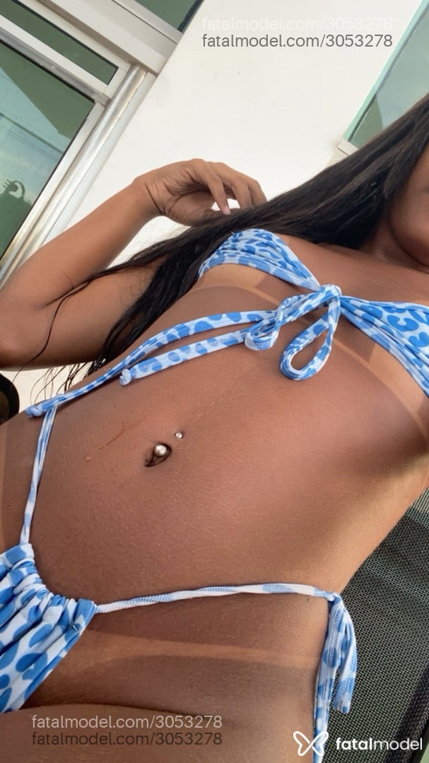 Acompanhante mulher trans com cabelo castanho de olhos pretos em Feira de Santana - Sophia
