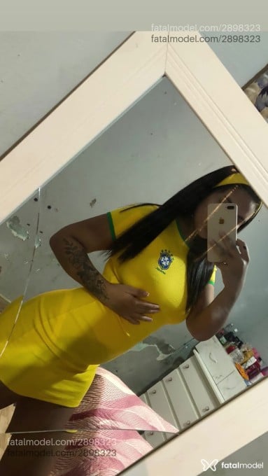Acompanhante mulher com cabelo castanho de olhos castanhos - Aylla Acompanhante mulher com cabelo castanho de olhos castanhos - Aylla
