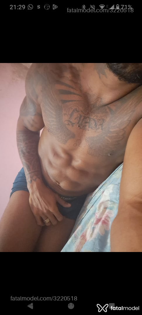 Acompanhante homem morena (o) de olhos castanhos em Virtual - Tasmânia
