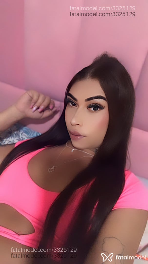 Acompanhante mulher trans com cabelo castanho de olhos castanhos em Londrina - Tiffany Lima