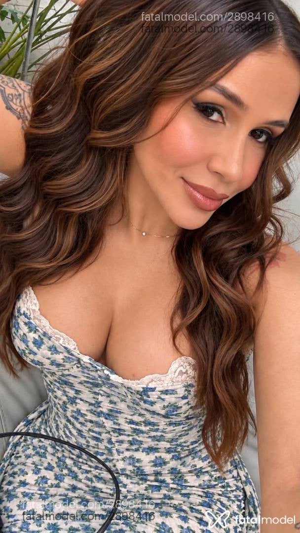 Acompanhante mulher morena (o) de olhos mel - Manu Goiana