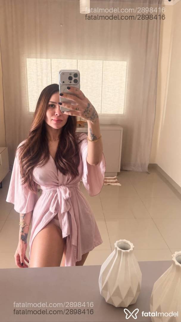 Acompanhante mulher morena (o) de olhos mel - Manu Goiana