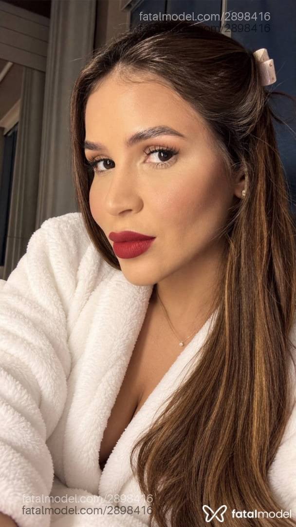 Acompanhante mulher morena (o) de olhos mel - Manu Goiana