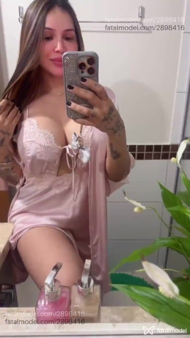 Acompanhante mulher morena (o) de olhos mel em Sinop - Manu Goiana