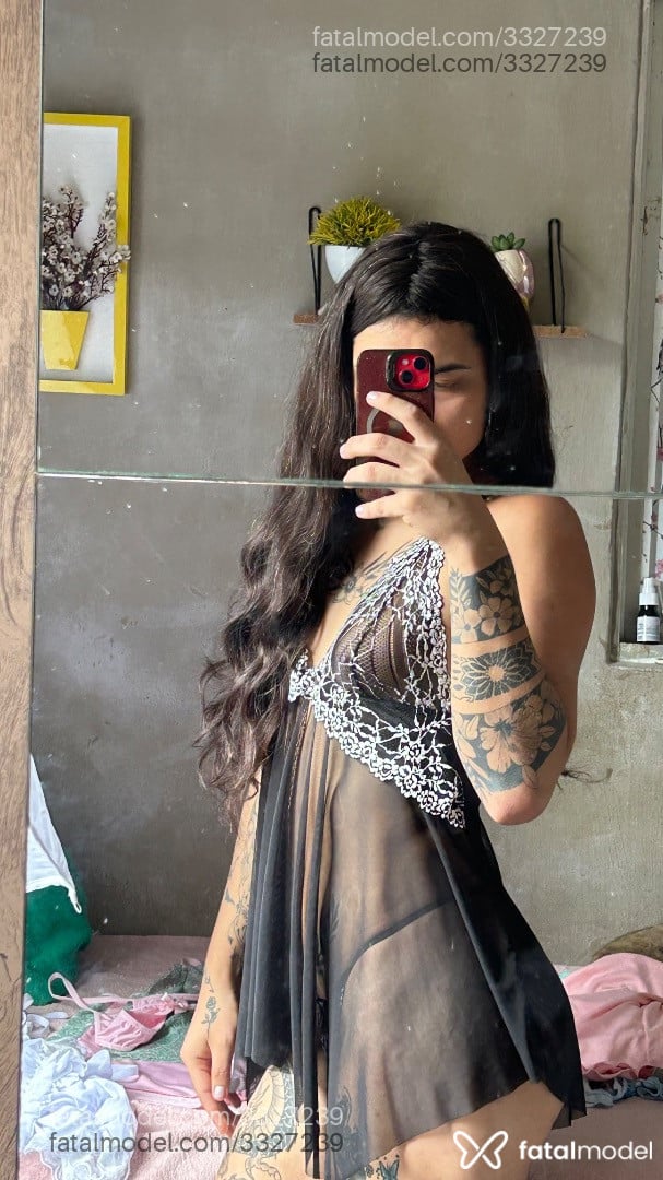 Acompanhante mulher trans com cabelo castanho de olhos castanhos em Recife - Luiza
