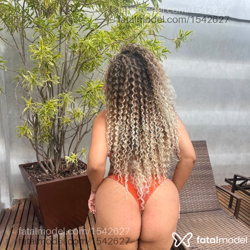 Acompanhante mulher com cabelo castanho de olhos castanhos em Campos dos Goytacazes - Mariah