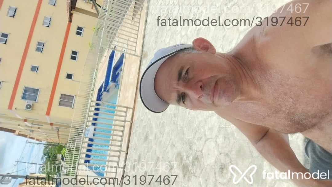 Acompanhante homem com cabelo castanho de olhos castanhos em Belém - Italo
