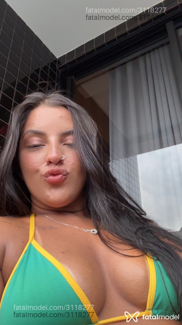 Acompanhante mulher morena (o) de olhos castanhos - Kelly Acompanhante mulher morena (o) de olhos castanhos - Kelly